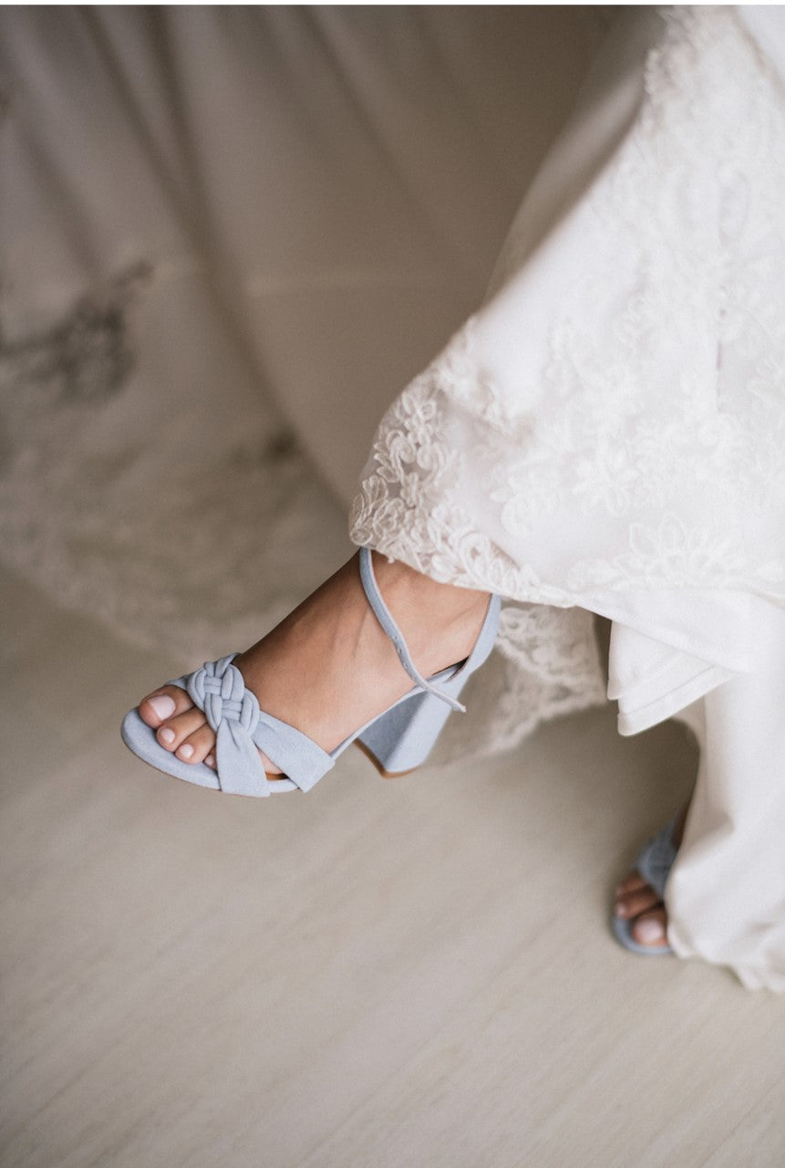 The bride s shoes that something blue . flordeasoka