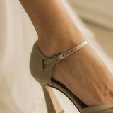 zapatos con pulsera