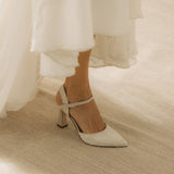 zapato cerrado lino blanco