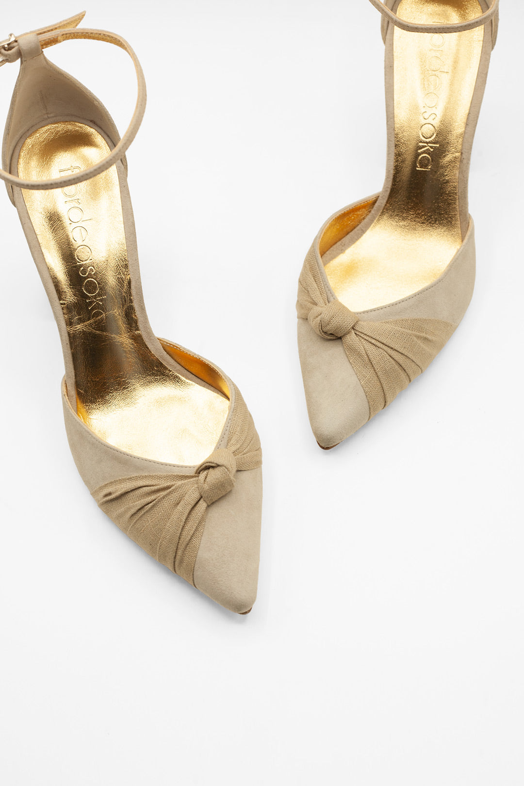 Zapatos de tacón de punta para fiesta y eventos perfectos para boda o novia