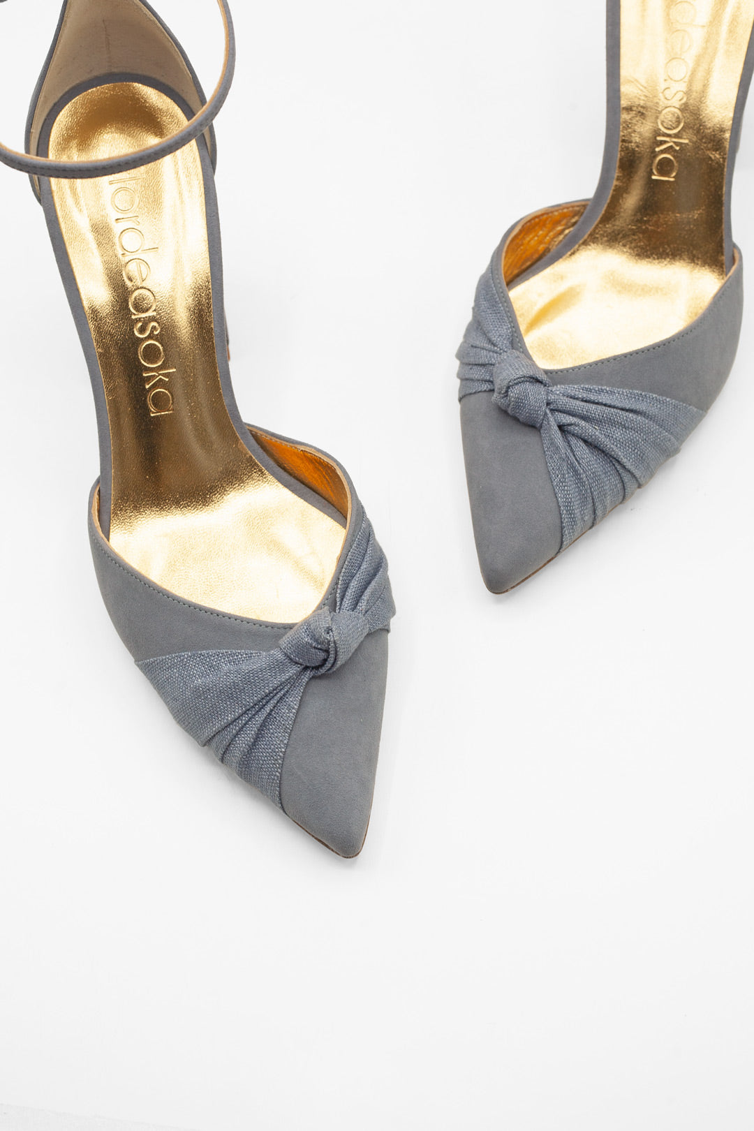 Zapatos de boda azules de punta elegantes y sofisticados