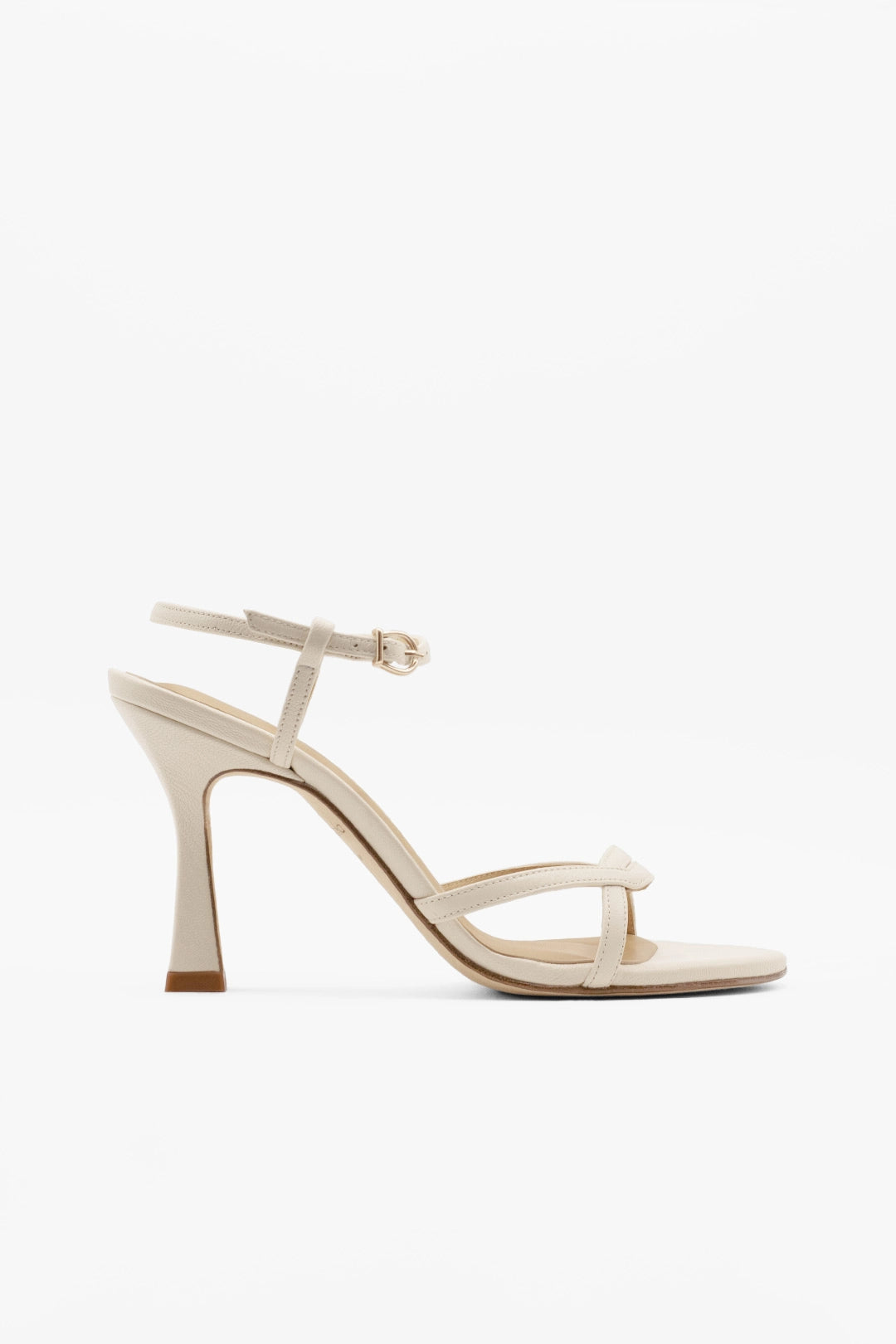 sandalia de piel con tacón trapecio