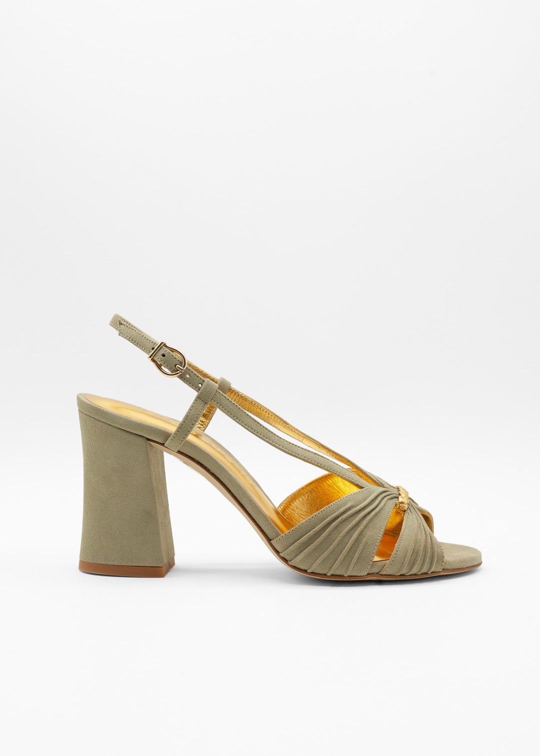 sandalias con detalle