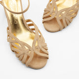 sandalias beige elegantes