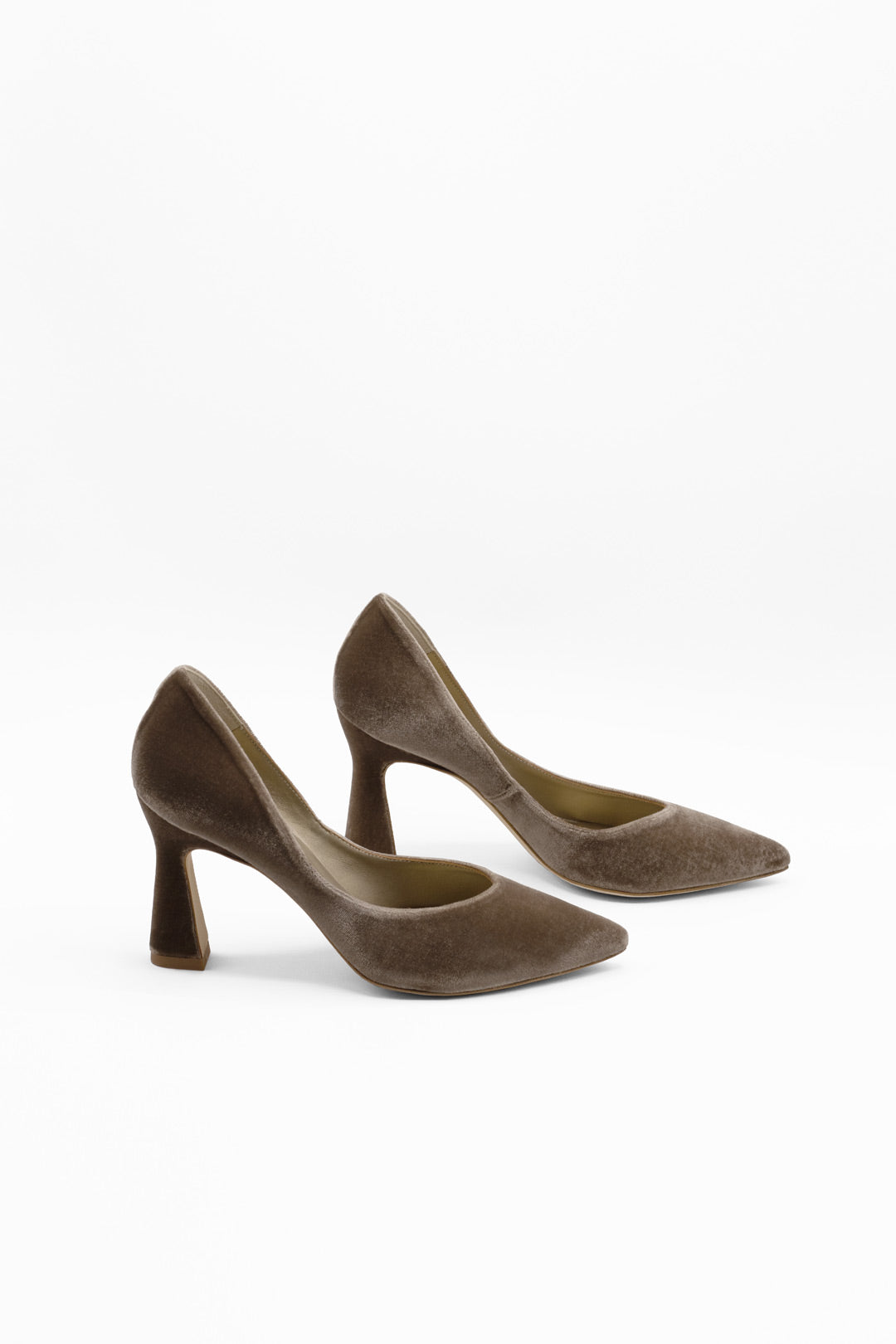 zapatos cerrados de tacón