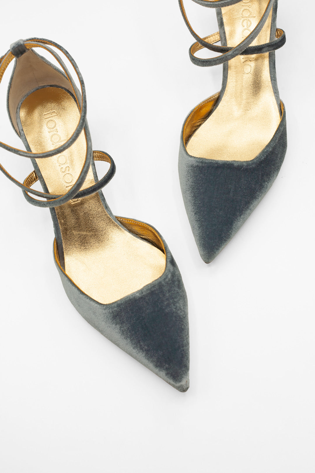 Zapatos de punta salón azules para novia de invierno y de verano muy cómodas con tacón bajo