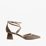 zapato cerrado con punta