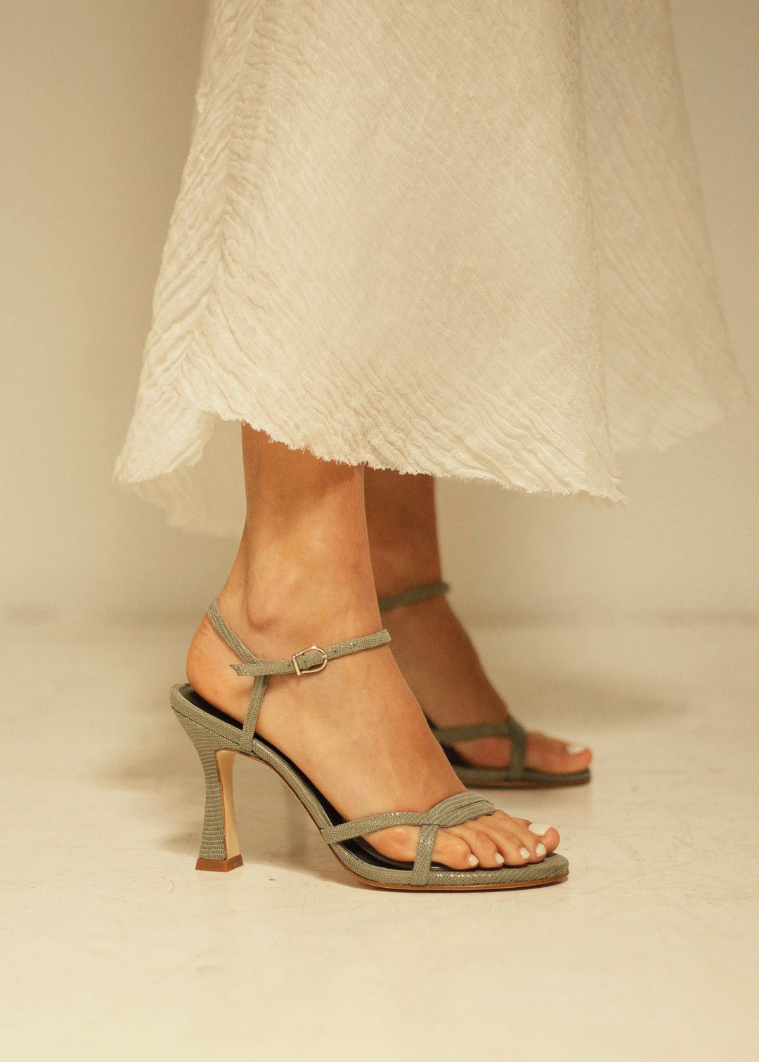 sandalias de ante grabado verde