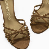 sandalias con tiras