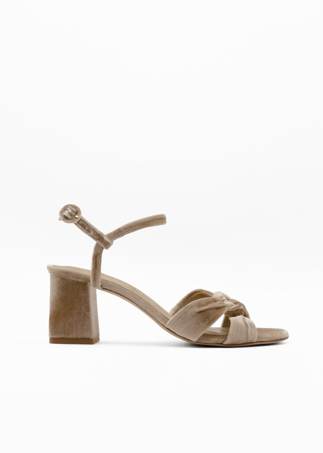 sandalias marrones