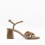 sandalias marrones