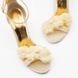 sandalias con detalles