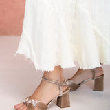 sandalias marrones en terciopelo de seda