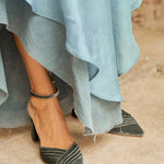 Zapatos de punta para novias tonos azules y verdes perfectas como complemento al traje de novia 2024