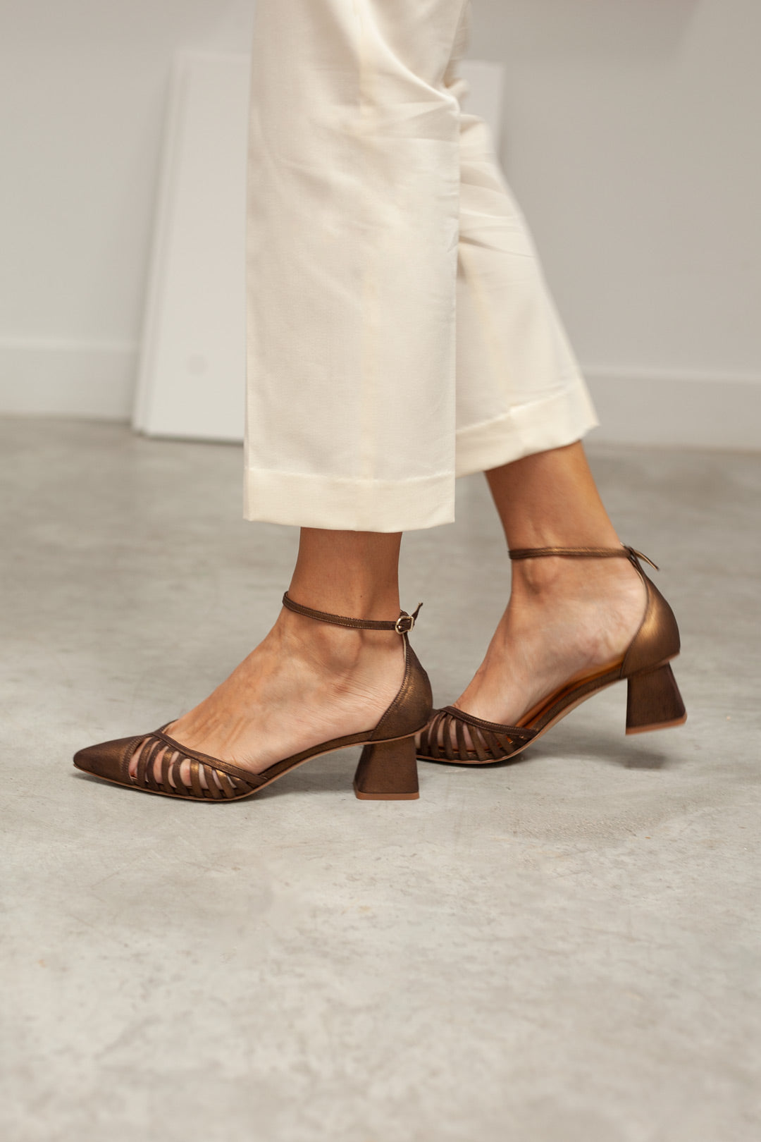 Zapatos de punta de novia bronce cómodos para la fiesta