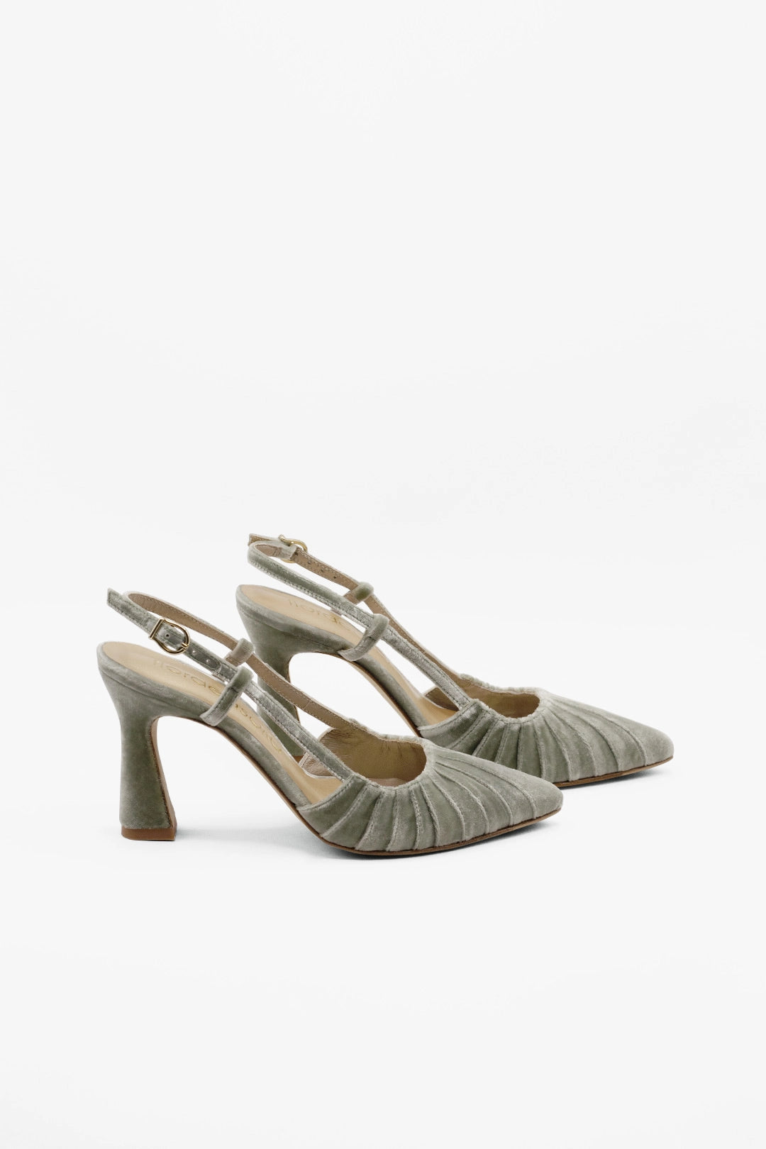 zapato verde para invitada
