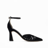 Tacones negros de punta elegantes y cómodos