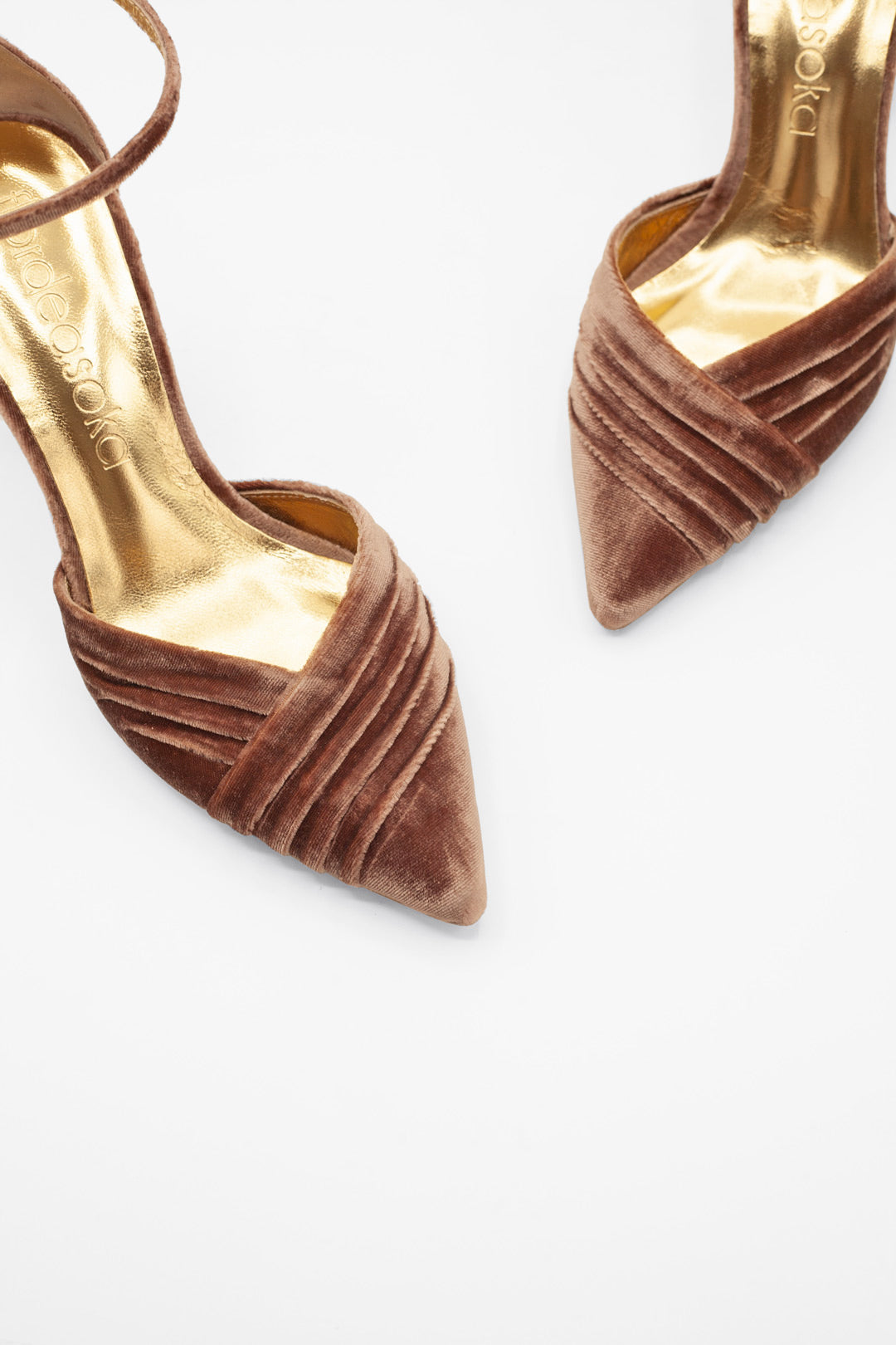 Zapato salón de punta elegante para novia clásica moderna muy cómodos para bailar