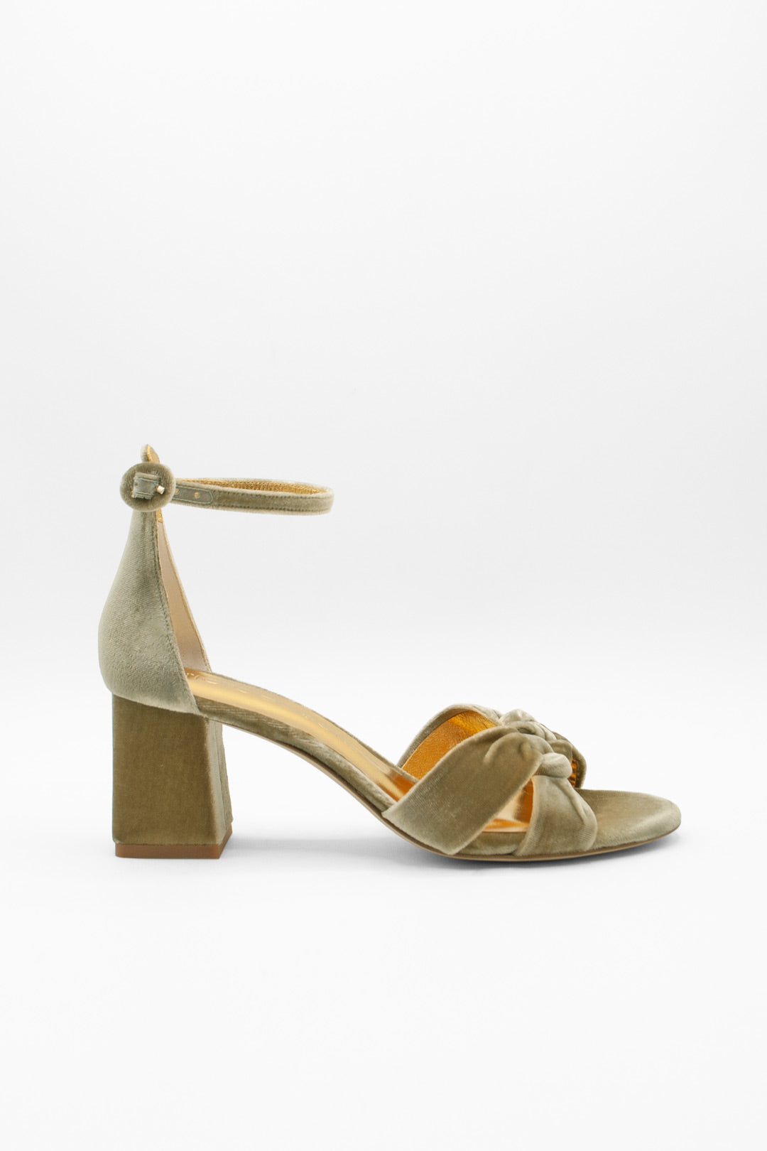 sandalias con pulsera