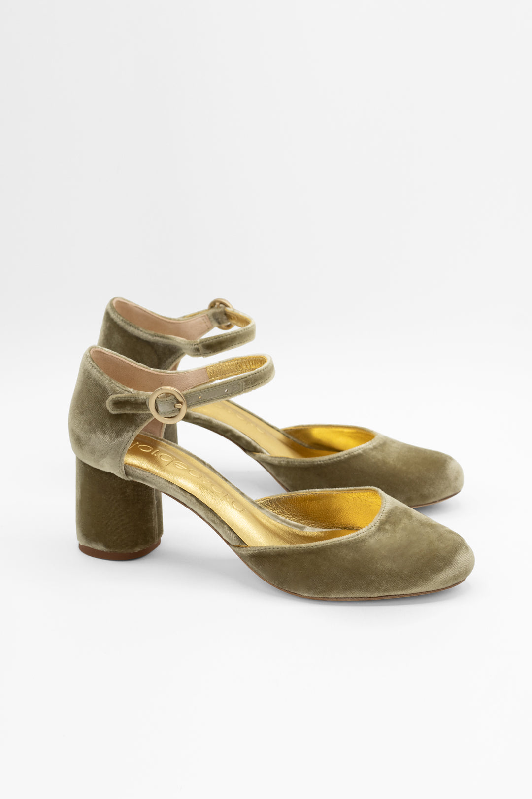 zapatos cerrados verdes para novia
