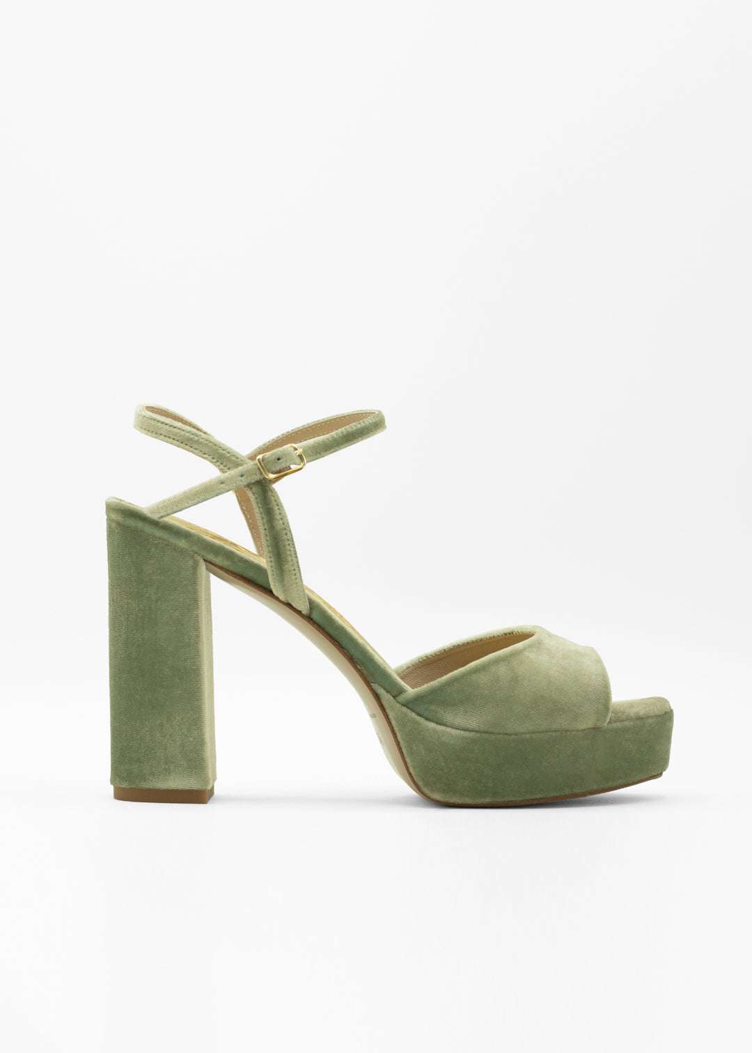Sandalias de terciopelo de seda verde con plataforma para novias o invitadas