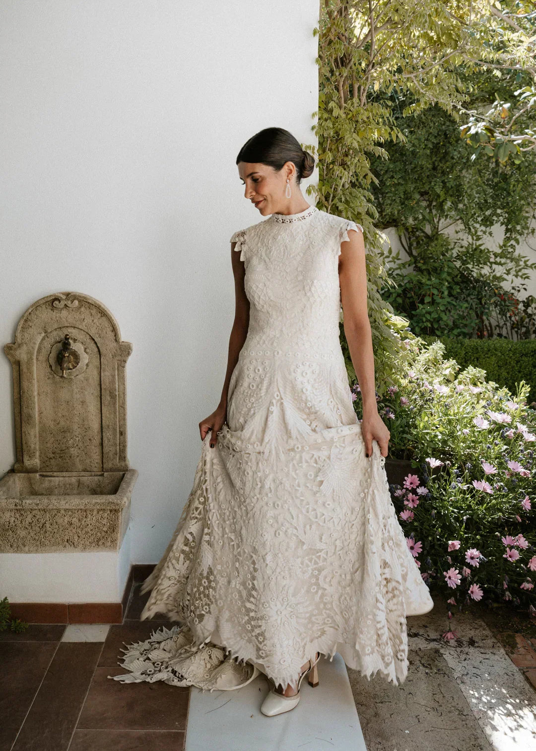María, un novia romántica con vestido de encajes antiguos de Sofía Delgado
