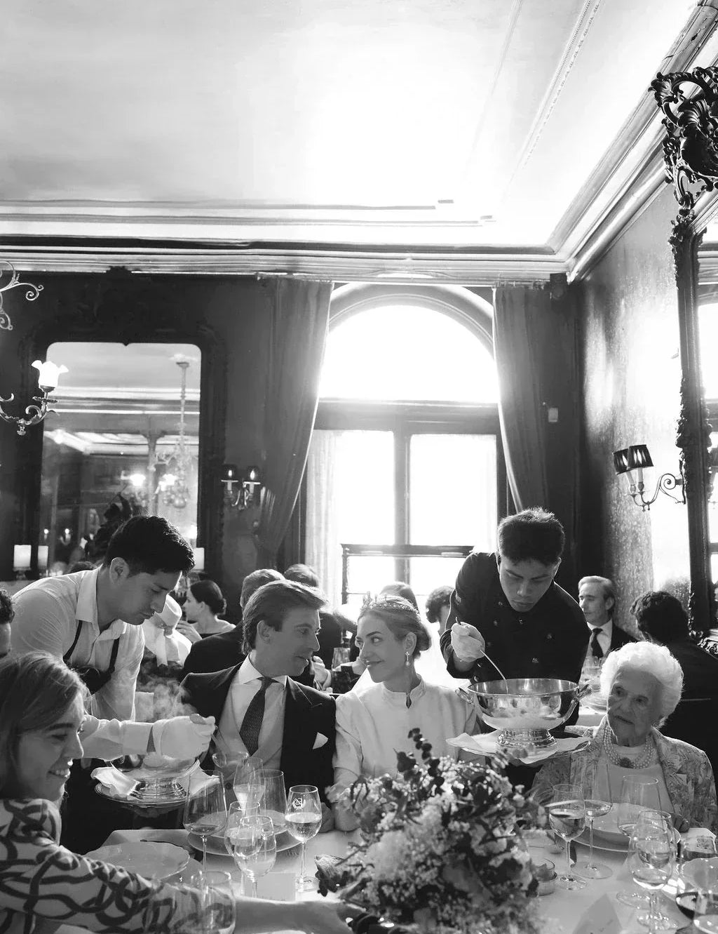 La boda castiza de Mónica con el mejor cocido madrileño en Lhardy