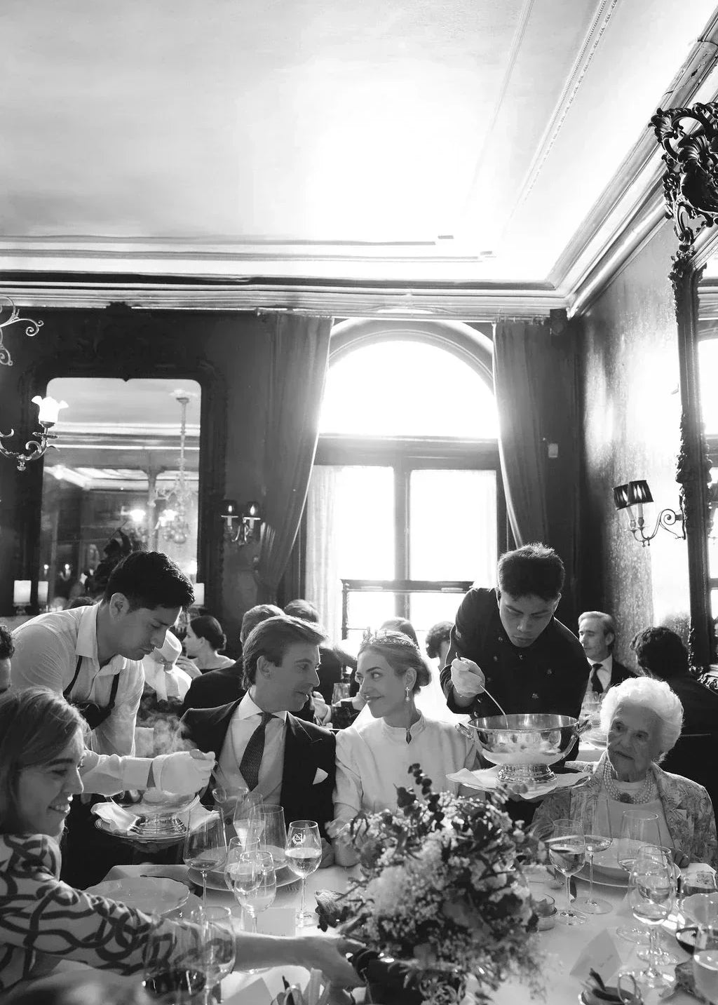La boda castiza de Mónica con el mejor cocido madrileño en Lhardy