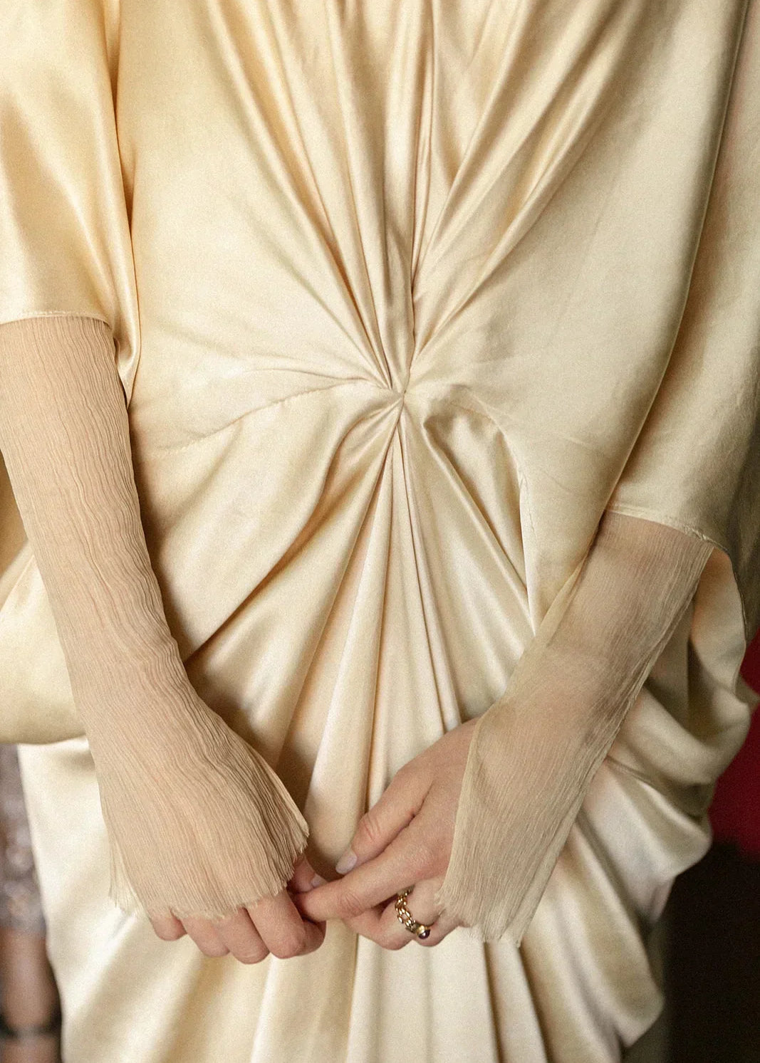Belén y su vestido de novia de ensueño con mangas de estilo japonés