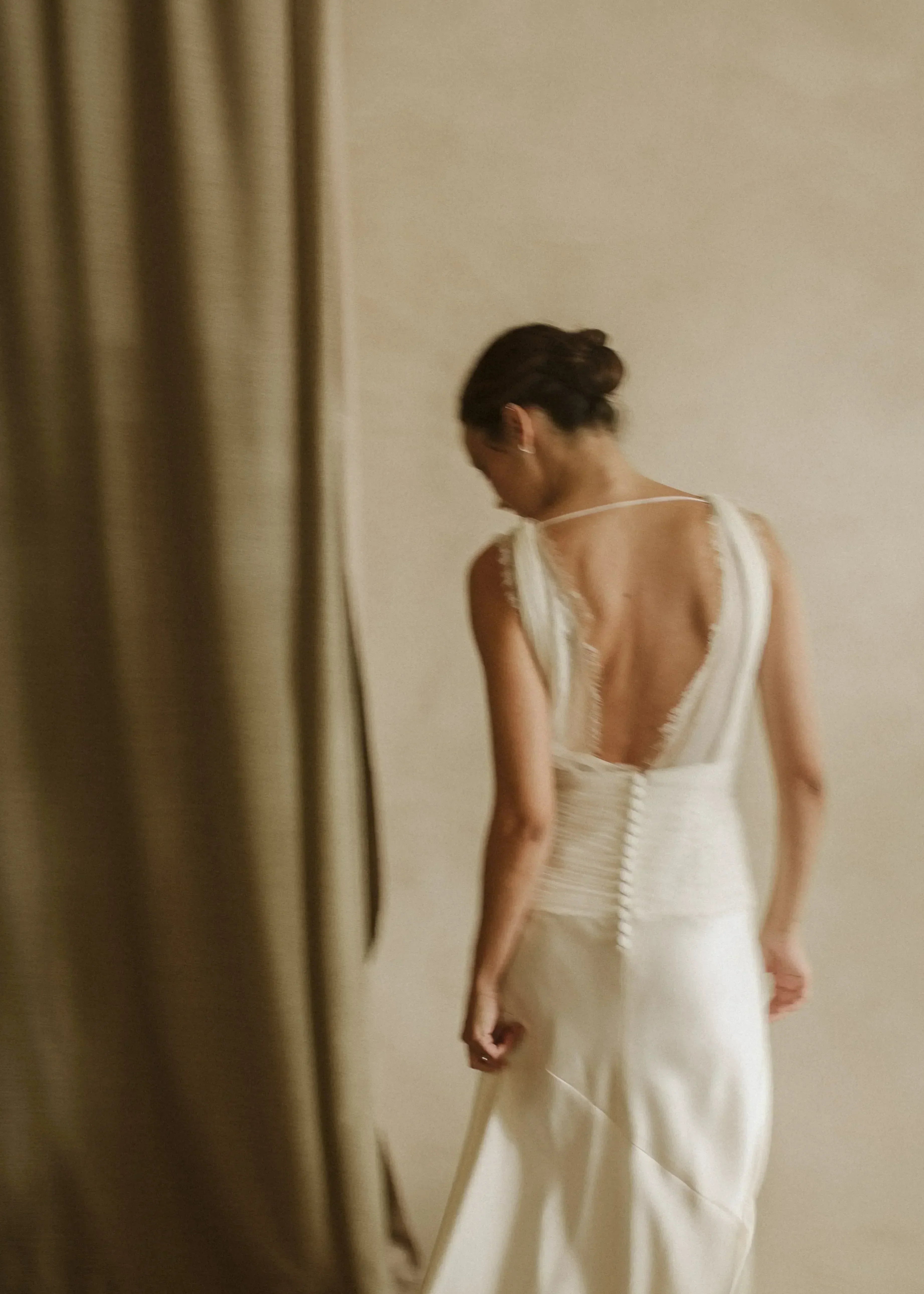 Laura, una boda de cuento en Getaria con zapato blanco