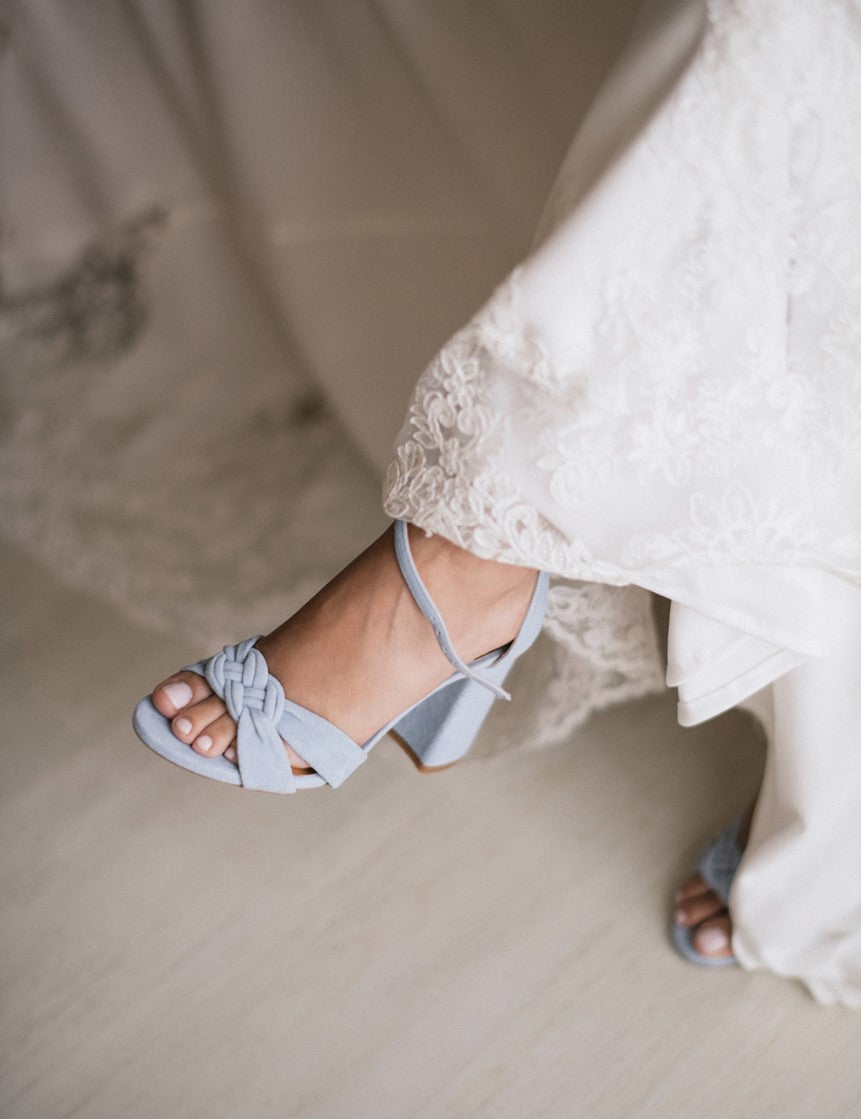 Los zapatos de la novia, ese “algo azul”.