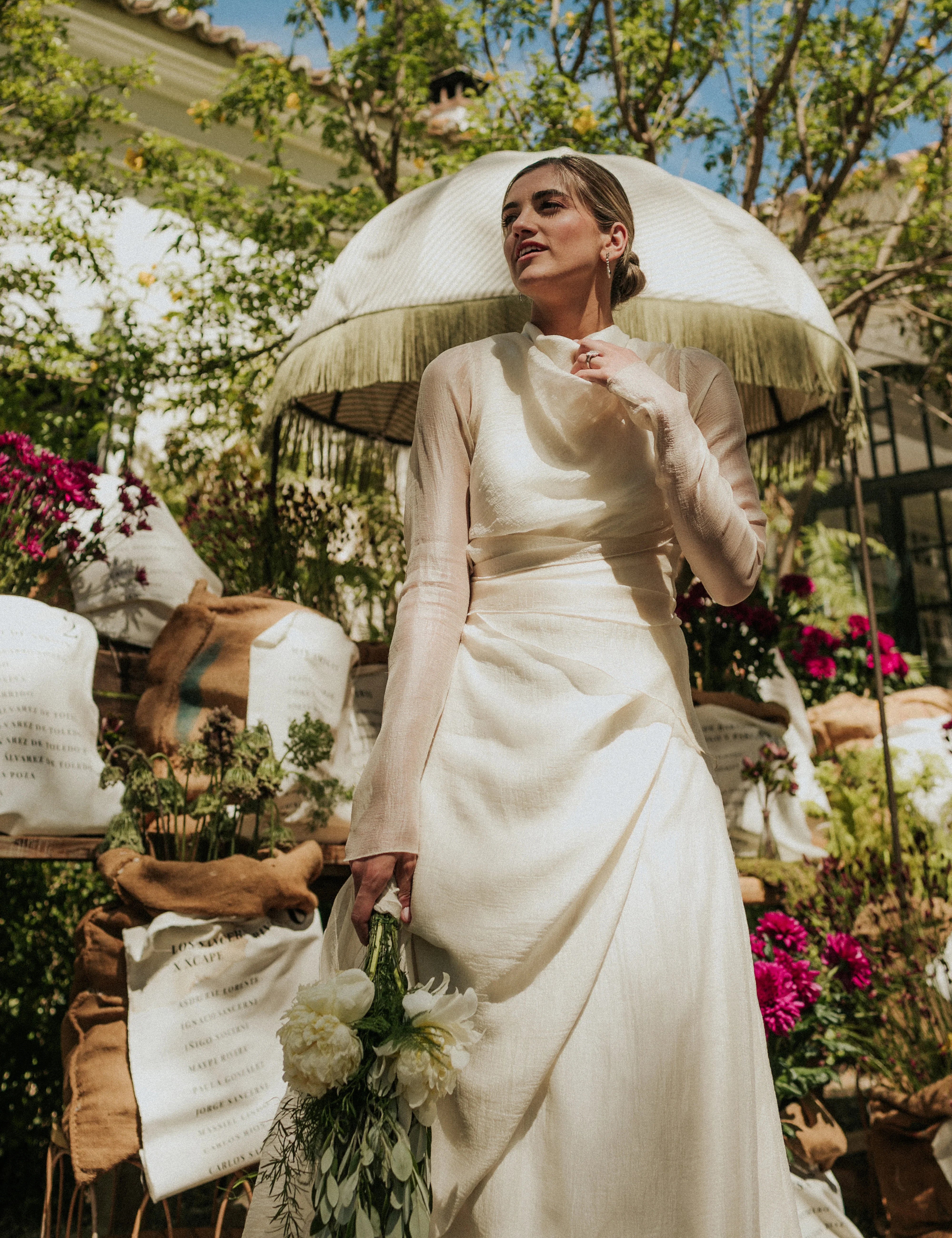 María, una novia con mantilla y zapatos bordados