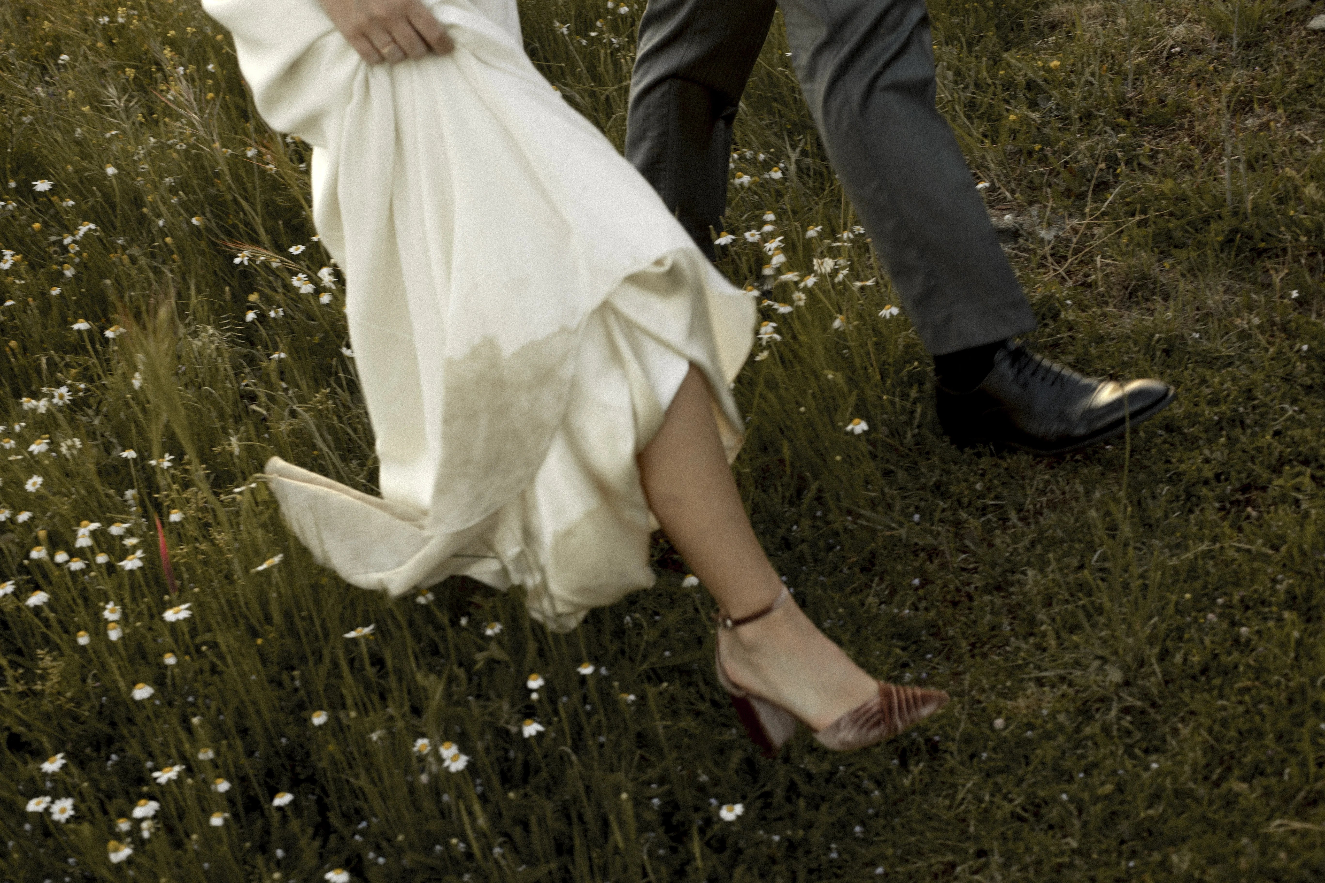 The bride in garnet. Para novias que no quieren llevar lo de siempre.
