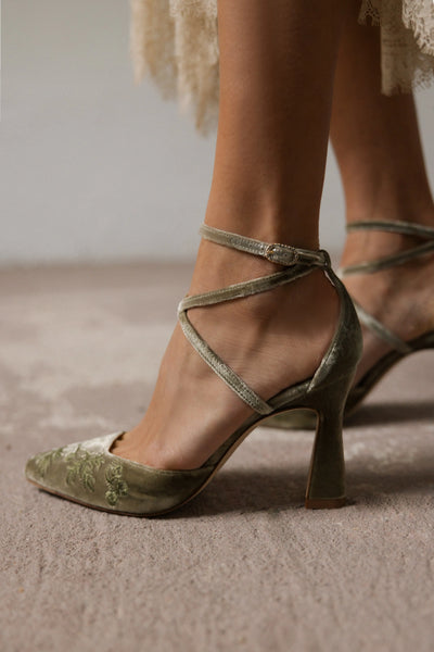 flordeasoka | GRETA BRO 9 GRAPE | Velvet shoe with embroidery