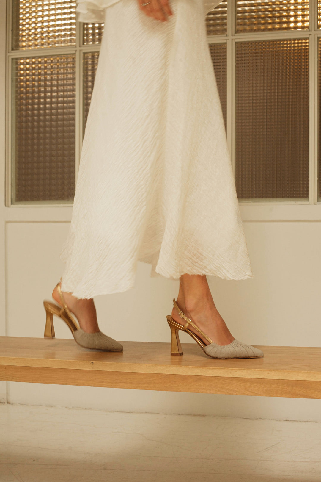 flordeasoka | TOSCA 9 TAUPE | Linen shoe with gold heel flordeasoka | TOSCA 9 TAUPE | Linen shoe with gold heel