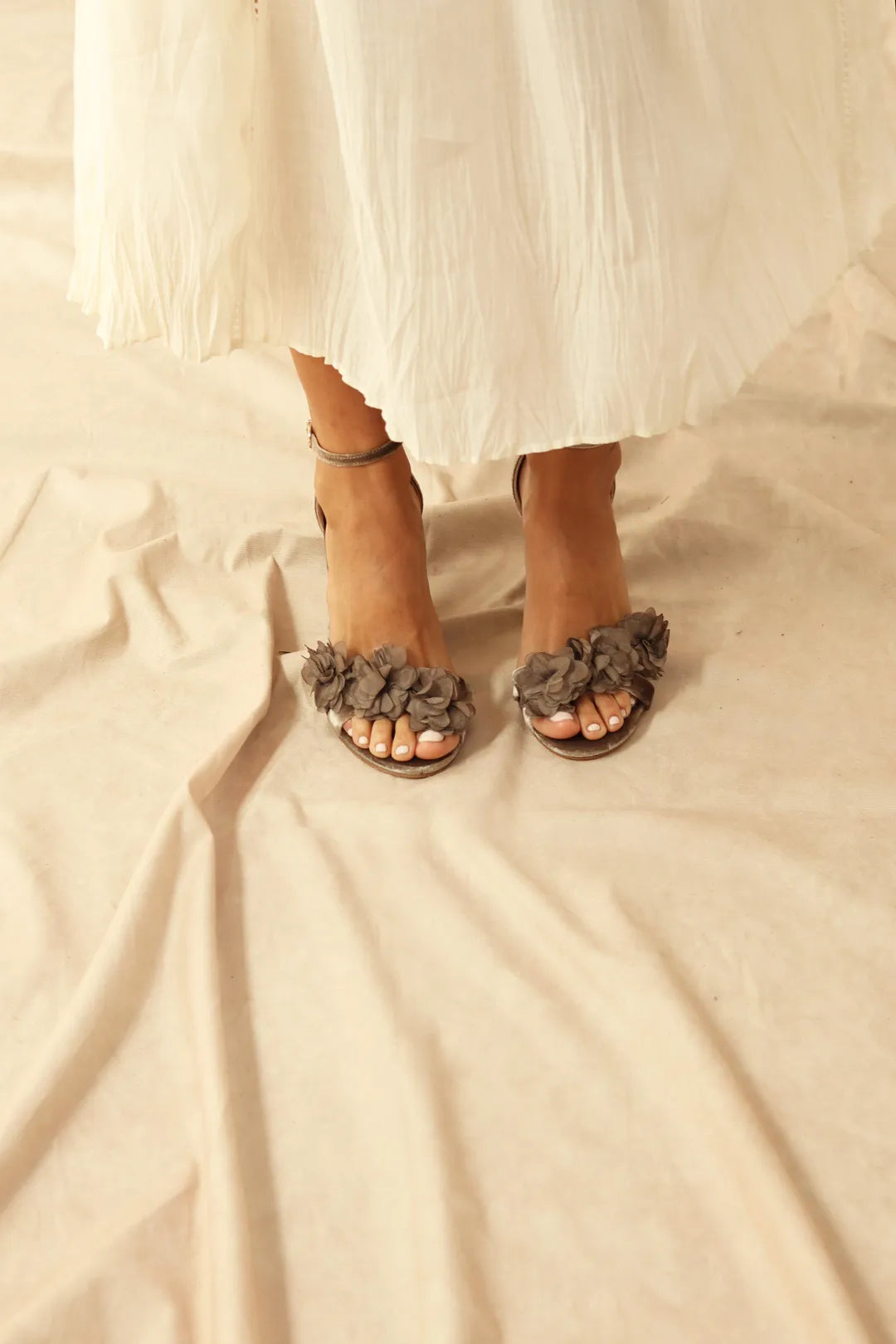 flordeasoka | OPHELIA 9 TRUFFLE | Sandals with organza flowers flordeasoka | OPHELIA 9 TRUFFLE | Sandals with organza flowers