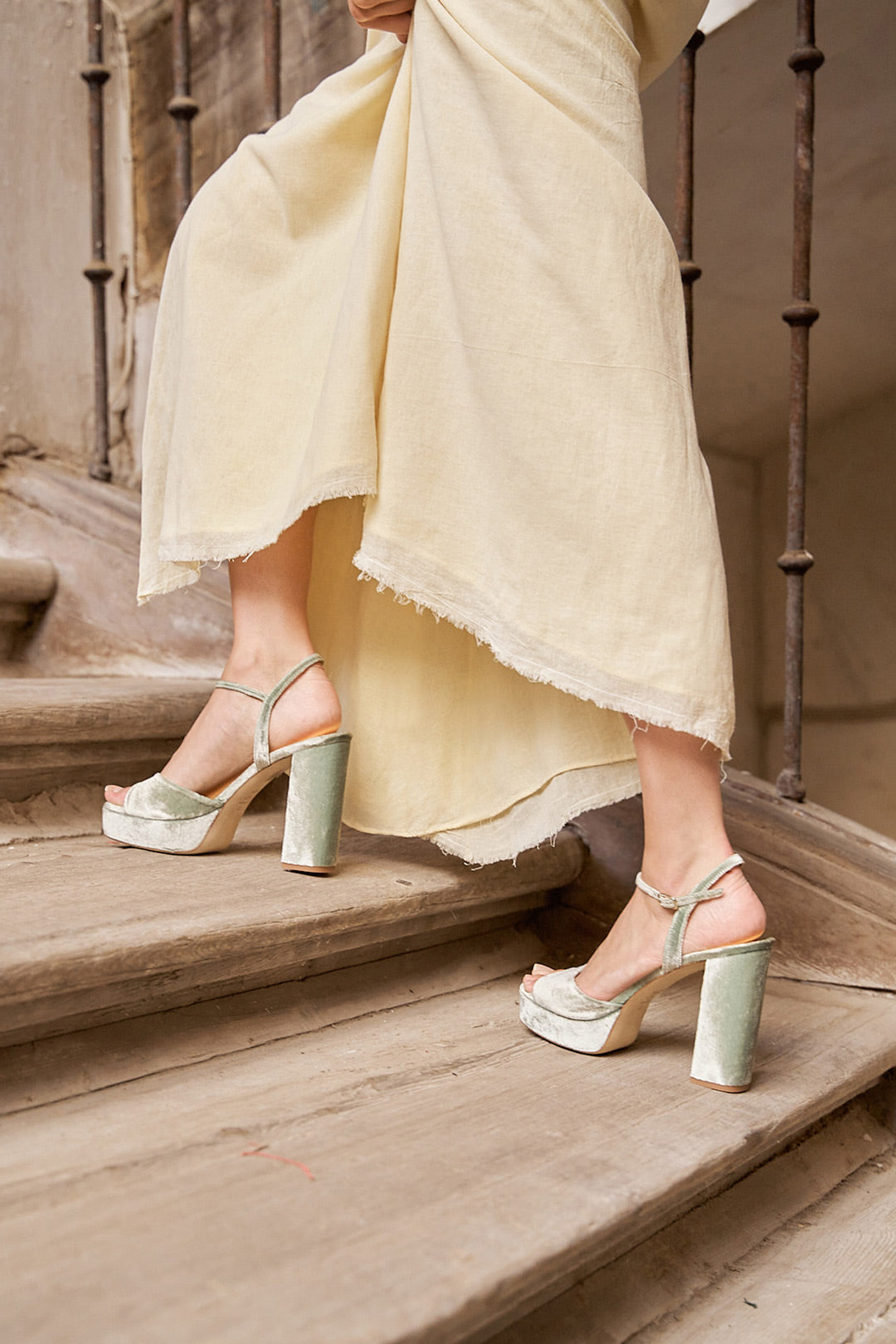 Sandalias con plataforma para novias elegantes de color verde