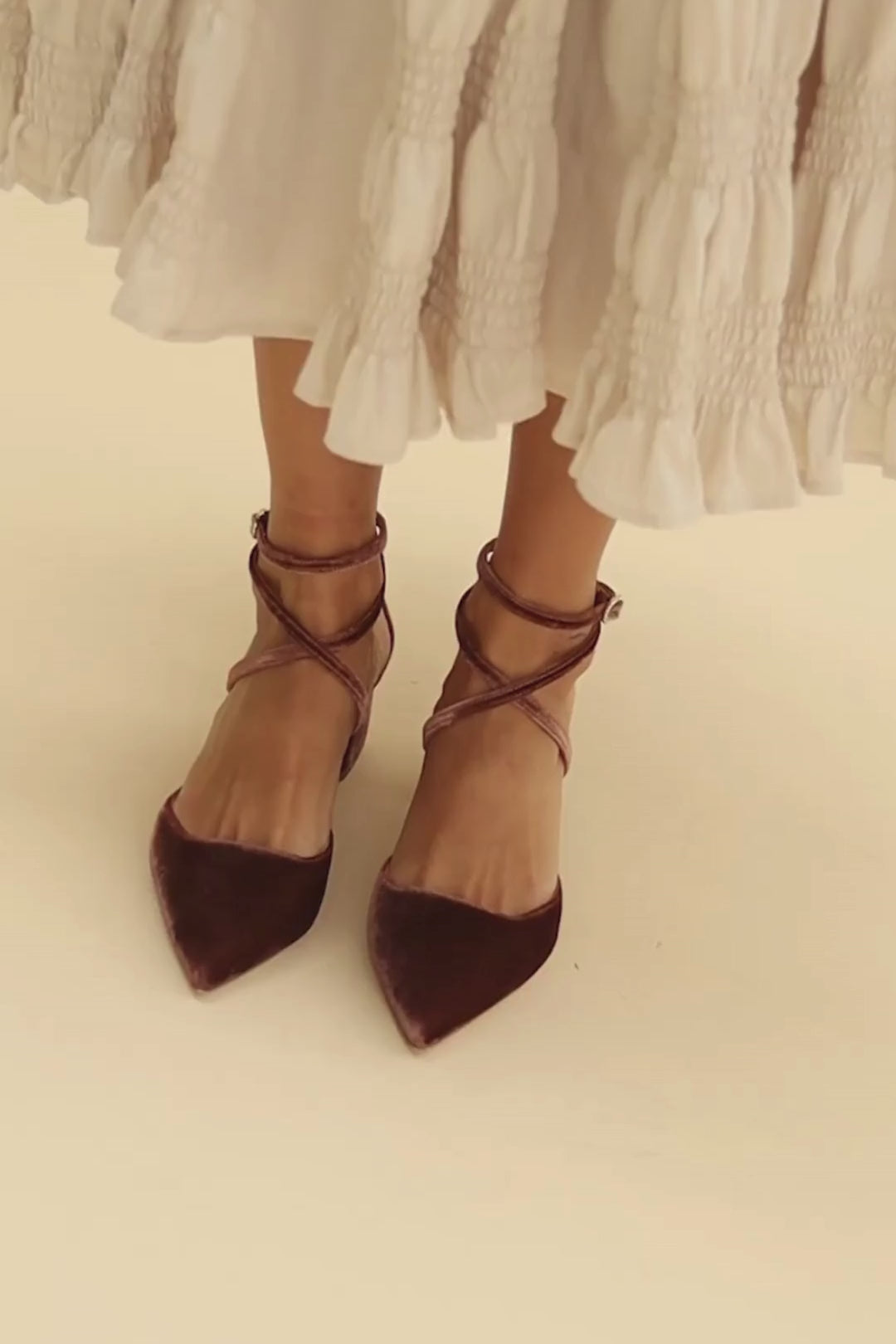 Greta トープ　V2 flordeasoka | GRETA BRO 9 GRAPE | Velvet shoe with embroidery
