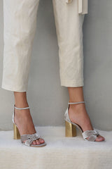 MAGRITTE grey zapatos de novia en terciopelo flordeasoka